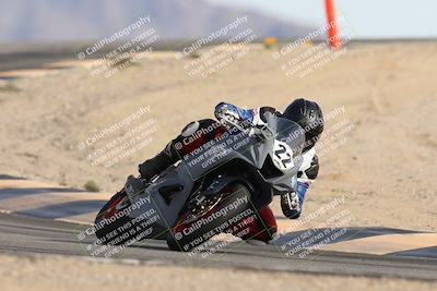 media/Nov-16-2025-Race Pace (Sun) [[8c5fa54630]]/Verified Riders/8-Turn 12 (120pm)/